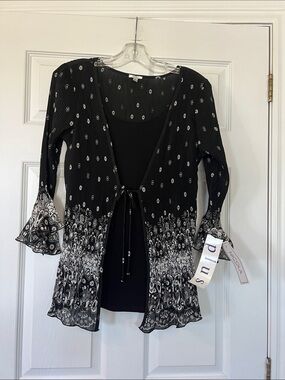 NICOLA Black and White Patterned Tie-Front Blouse